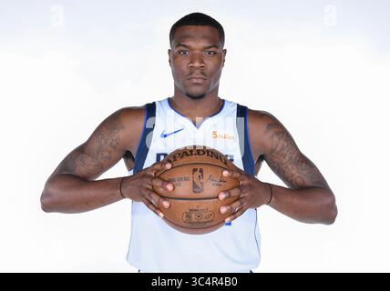 21 septembre 2018 : L'attaquant Jalen Jones #21 des Dallas Mavericks pose lors de la Journée des médias Dallas Mavericks qui s'est tenue à l'American Airlines Center à Dallas, Texas (crédit image : &copy ; Albert Pena/CSM via ZUMA Wire) Banque D'Images