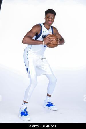 21 septembre 2018 : Kostas Antetokounmpo, attaquant des Dallas Mavericks, pose lors de la Journée des médias des Dallas Mavericks qui se tient à l'American Airlines Center à Dallas, TX (crédit image : &copy ; Albert Pena/CSM via ZUMA Wire) Banque D'Images