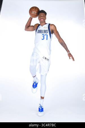 21 septembre 2018 : Kostas Antetokounmpo, attaquant des Dallas Mavericks, pose lors de la Journée des médias des Dallas Mavericks qui se tient à l'American Airlines Center à Dallas, TX (crédit image : &copy ; Albert Pena/CSM via ZUMA Wire) Banque D'Images