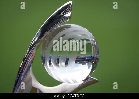 Bâle, Suisse. 26 juillet 2025. Le trophée avant le match Angleterre vs Espagne des Championnats d'Europe de l'UEFA au St Jakob's Park, Bâle. Le crédit photo devrait se lire : Jonathan Moscrop/Sportimage crédit : Sportimage Ltd/Alamy Live News Banque D'Images
