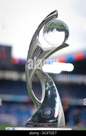 Bâle, Suisse. 26 juillet 2025. Le trophée avant le match Angleterre vs Espagne des Championnats d'Europe de l'UEFA au St Jakob's Park, Bâle. Le crédit photo devrait se lire : Jonathan Moscrop/Sportimage crédit : Sportimage Ltd/Alamy Live News Banque D'Images