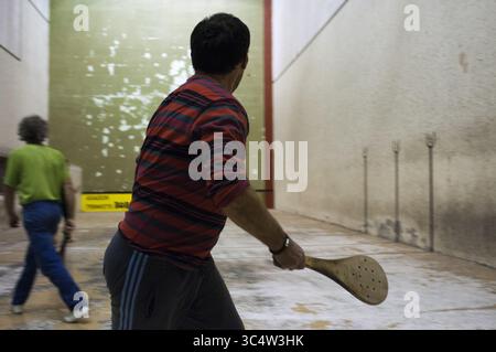 7 décembre 2012 - Euskadi, Espagne - Pelota vasca Arena in the Trinkete Borda Restaurant Irun Gipuzkoa Euskadi pays Basque, Espagne (crédit image : © Sergi Reboredo/ZUMA Wire) Banque D'Images