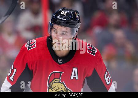 04 octobre 2018 : Mark Stone (61), aile droite des sénateurs d’Ottawa, lors du match de la LNH opposant les Blackhawks de Chicago aux sénateurs d’Ottawa au Centre Canadian Tire à Ottawa, Canada. Daniel Lea/CSM(image de crédit : &copy ; Daniel Lea/CSM via ZUMA Wire) Banque D'Images