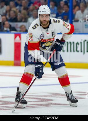 06 octobre 2018 : le défenseur des Panthers de la Floride Aaron Ekblad (5 ans) pendant le match entre les Panthers de la Floride et le Lightning de Tampa Bay à l'Amalie Arena de Tampa, en Floride. Del Mecum/CSM(image de crédit : &copy ; Del Mecum/CSM via ZUMA Wire) Banque D'Images