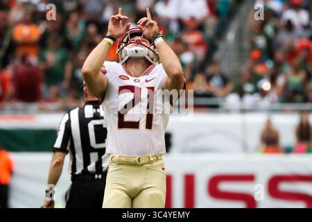 06 octobre 2018 : Logan Tyler (21 ans), joueur des Seminoles de Floride, lors d'un match de football universitaire entre les Seminoles de Floride et les Hurricanes de Miami au Hard Rock Stadium de Miami Gardens, en Floride. Les Hurricanes ont gagné 28-27. Mario Houben/CSM(image de crédit : &copy ; Mario Houben/CSM via ZUMA Wire) Banque D'Images