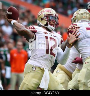 06 octobre 2018 : le quarterback Deondre Francois (12 ans) des Seminoles de Floride en action pendant le match de football universitaire entre les Seminoles de Floride et les Hurricanes de Miami au Hard Rock Stadium de Miami Gardens, en Floride. Les Hurricanes ont gagné 28-27. Mario Houben/CSM(image de crédit : &copy ; Mario Houben/CSM via ZUMA Wire) Banque D'Images