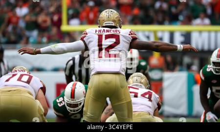 06 octobre 2018 : le quarterback Deondre Francois (12 ans) des Seminoles de Floride en action pendant le match de football universitaire entre les Seminoles de Floride et les Hurricanes de Miami au Hard Rock Stadium de Miami Gardens, en Floride. Les Hurricanes ont gagné 28-27. Mario Houben/CSM(image de crédit : &copy ; Mario Houben/CSM via ZUMA Wire) Banque D'Images