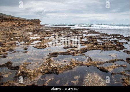 5 septembre 2015 - Sainte-Lucie, Afrique du Sud - plage rocheuse à Sainte-Lucie, KwaZulu-Natal, Afrique du Sud - iSimangaliso Wetland Park (crédit image : © Edwin Remsberg / Vwpics/VW pics via ZUMA Wire) Banque D'Images