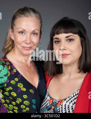 10 octobre 2018 - Florida, U.S. - MARTHA ASENCIO RHIN | Times.Portrait de Carolyn Tsourakis (à gauche) et Angela Galecki, partenaires commerciaux et propriétaires de Bluebird, un nouveau restaurant qui arrive au centre-ville de Petersburg et propose une cuisine grecque, turque et nord-africaine. Oct. 10, 2018. Tsourakis a précisé que la cuisine de Bluebird sera ce qu'ils ont surnommé : ''Moditerranean''. ''Une cuisine culturellement exacte'', a déclaré Tsourakis. Galecki a ajouté que leur vision est simple, ''fraîche, belle, saine, bonne pour l'âme et pour le corps. (Crédit image : © Martha Asencio Rhin/Tampa Bay Times vi Banque D'Images