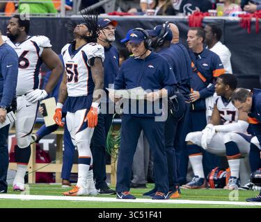 8 décembre 2019, Houston, Texas, États-Unis : 08 décembre, 2019 : Vic Fangio, entraîneur-chef des Broncos de Denver, en marge du match contre les Texans de Houston au NRG Stadium de Houston, Texas. Maria Lysaker / ZUMA Press. (Crédit image : © Maria Lysaker/ZUMA Wire) Banque D'Images