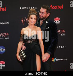 4 décembre 2019, Sydney, NSW, Australie : ADA Nicodemou et Adam Rigby assistent aux AACTA Awards 2019 présentés par Foxtel au Star de Sydney. (Crédit image : © Belinda Vel/SOPA images via ZUMA Wire) Banque D'Images