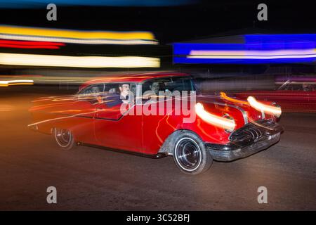 29 avril 2017, Moab, Utah, États-Unis : un coupé Pontiac 1955 restauré en croisière au Moab April action car Show à Moab, Utah. (Crédit image : © Jon G. Fuller / Vwpics/VW pics via ZUMA Wire) Banque D'Images