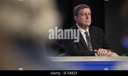 20 décembre 2019, Cape Canaveral, FL, États-Unis : Kirk Shireman, responsable du programme ISS de la NASA, lors d'une conférence de presse à la suite du lancement du vaisseau spatial Boeing Starliner à bord d'une fusée Atlas V United Launch Alliance au Kennedy Space Center le 20 décembre 2019 à Cape Canaveral, en Floride. La mission inaugurale a eu un décollage impeccable, mais lorsqu'elle est sur une orbite imprévue, elle n'a pas réussi à atteindre la Station spatiale internationale. (Crédit image : © Kirk Shireman/NASA/Planet Pix via ZUMA Wire) Banque D'Images