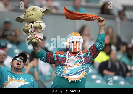 22 décembre 2019, Miami, FL, États-Unis : les fans des Miami Dolphins montrent leur soutien alors que les Miami Dolphins accueillent les Cincinnati Bengals le dimanche 22 décembre 2019 au Hard Rock Stadium de Miami Gardens, Floride (crédit image : © TNS via ZUMA Wire) Banque D'Images
