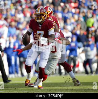 22 décembre 2019 : Washington Redskins QB (7) Dwayne Haskins cherche à passer le football lors d'un match de football NFL entre les Redskins de Washington et les Giants de New York au FedEx Field à Landover, MD. Justin Cooper/CSM (crédit image : &copy ; Justin Cooper/CSM via ZUMA Wire) Banque D'Images
