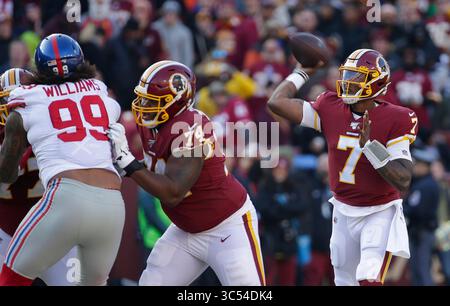 22 décembre 2019 : Washington Redskins QB (7) Dwayne Haskins passe devant le football lors d'un match de football NFL entre les Redskins de Washington et les Giants de New York au FedEx Field à Landover, MD. Justin Cooper/CSM (crédit image : &copy ; Justin Cooper/CSM via ZUMA Wire) Banque D'Images