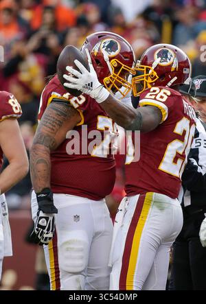 22 décembre 2019 : Washington Redskins RB (26) Adrian Peterson célèbre son touchdown avec Washington Redskins T (72) Donald Penn lors d'un match de football NFL entre les Washington Redskins et les New York Giants au FedEx Field à Landover, MD. Justin Cooper/CSM(Credit image : &copy ; Justin Cooper/CSM via ZUMA Wire) Banque D'Images