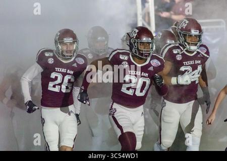 27 décembre 2019, Houston, Texas, États-Unis : les Texas A&M Aggies entrent dans le stade du Texas Bowl entre les Texas A&M Aggies et les Oklahoma State Cowboys au NRG Stadium, Houston, Texas (crédit image : © Lynn Pennington/ZUMA Wire) Banque D'Images