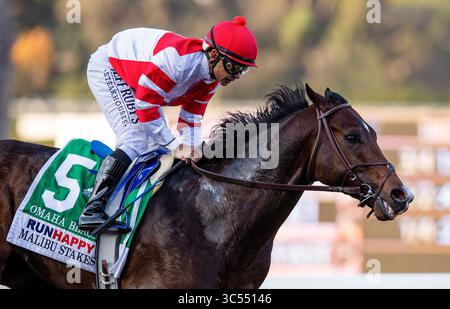 28 décembre 2019, Arcadia, Californie, États-Unis : DÉCEMBRE 28 : Omaha Beach avec Mike Smith remporte les Malibu Stakes au Santa Anita Park à Arcadia, Californie le 28 décembre 2019. Evers/Eclipse Sportswire/CSM(image de crédit : &copy ; Evers/CSM via ZUMA Wire) Banque D'Images