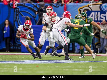 01 janvier 2020 : Georgia Running Back James Cook (4 ans) court avec le ballon lors d'un match de football NCAA entre les Georgia Bulldogs et les Baylor Bears au Mercedes-Benz Superdome à la Nouvelle-Orléans, en Louisiane. La Géorgie a battu Baylor 26-14. John Mersits/CSM(image de crédit : &copy ; John Mersits/CSM via ZUMA Wire) Banque D'Images