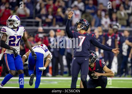 4 janvier 2020, Houston, Texas, États-Unis : 04 janvier, 2020 : Ka'imi Fairbairn (7), kicker des Texans de Houston, regarde son coup de pied comme le field goal gagnant du match en prolongation du wildcard au NRG Stadium de Houston, Texas. Maria Lysaker / ZUMA Press. (Crédit image : © Maria Lysaker/ZUMA Wire) Banque D'Images