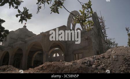 15 novembre 2019, Port-au-Prince, HAI : pendant près de trois mois, la construction de l’église catholique Gérard dans le quartier historique Carrefour-feuilles de Port-au-Prince s’arrête. (Crédit image : © TNS via ZUMA Wire) Banque D'Images