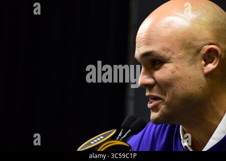 Janvier 17, 2020 New Orleans, LA...(Photo d'archives) LSU Tigers Baylor embauché coordonnateur défensif Dave Aranda comme son nouvel entraîneur-chef jeudi, trois jours après les Tigres ont terminé leur championnat national invaincu...Aranda, un entraîneur en chef pour la première fois, prend un grand programme 12 en bien meilleur état qu'il était quand il n'y a Matt Rhule il y a plus de trois ans, photographié ici en 2020 pour le Championnat National Collège Journée des médias le 11 janvier 2020, à New Orleans, LA. (Photographe complète absolue & Company Crédit : Jose Marin / MarinMedia.org / Cal Sport Media) (HOLLYWOOD, VIE Banque D'Images