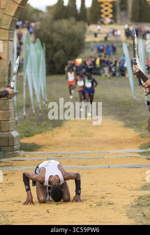 19 janvier 2020, Santiponce, Espagne : TADESE WORKU (Ethiopie) remporte le Cross Country International Italica hommes dans les ruines de l'ancienne ville romaine d'Italica (crédit image : © Daniel Gonzalez Acuna/ZUMA Wire) Banque D'Images