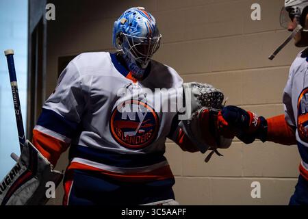 21 janvier 2020 : le gardien Thomas Greiss (1) des New York Islanders se prépare à jouer pendant le match entre les New York Rangers et les New York Islanders au Madison Square Garden à Manhattan, New York. Crédit obligatoire : Kostas Lymperopoulos/CSM (crédit image : &copy ; Kostas Lymperopoulos/CSM via ZUMA Wire) Banque D'Images