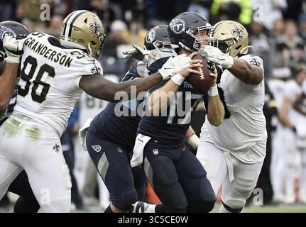 22 décembre 2019, Nashville, Tennessee, États-Unis : Ryan Tannehill (17 ans), quarterback des Tennessee Titans, est limogé lors d'un match entre les Saints de la Nouvelle-Orléans et les Titans du Tennessee au Nissan Stadium de Nashville, TN 22 décembre 2019 (crédit image : © Mickey Bernal/ZUMA Wire) Banque D'Images