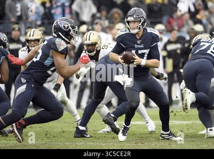 22 décembre 2019, Nashville, Tennessee, États-Unis : le quarterback des Titans du Tennessee Ryan Tannehill (17 ans) lors d'un match entre les Saints de la Nouvelle-Orléans et les Titans du Tennessee au Nissan Stadium de Nashville, TN 22 décembre 2019 (crédit image : © Mickey Bernal/ZUMA Wire) Banque D'Images