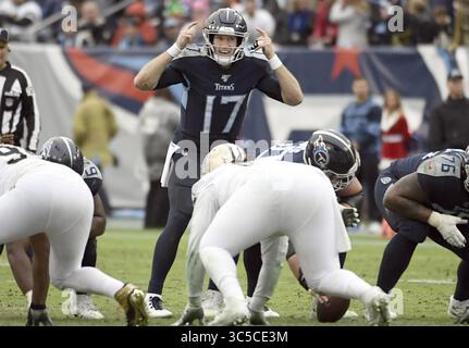 22 décembre 2019, Nashville, Tennessee, États-Unis : le quarterback des Titans du Tennessee Ryan Tannehill (17 ans) lors d'un match entre les Saints de la Nouvelle-Orléans et les Titans du Tennessee au Nissan Stadium de Nashville, TN 22 décembre 2019 (crédit image : © Mickey Bernal/ZUMA Wire) Banque D'Images