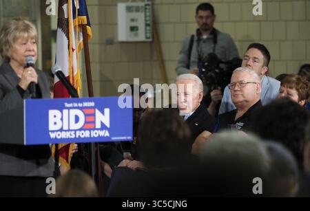 29 janvier 2020, Sioux City, IOWA, États-Unis : CHRISTIE VILSACK, ancienne première dame de l'Iowa, parle de son soutien à l'ancien vice-président et espoir présidentiel démocrate de 2020 JOE BIDEN lors d'un rassemblement de campagne au Western Iowa Tech College à Sioux City, Iowa, mercredi 29 janvier 2020. Biden et d'autres candidats démocrates espèrent visiter de nombreuses communautés de l'Iowa avant l'événement du caucus de l'État qui a lieu lundi 3 février. (Crédit image : © Jerry Mennenga/ZUMA Wire) Banque D'Images