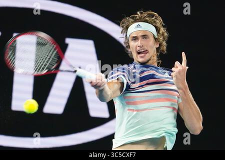 31 janvier 2020 : 7e Seed ALEXANDER ZVEREV (GER) en action contre le 5e Seed DOMINIC THIEM (AUT) sur Rod laver Arena dans un match de demi-finale en simple masculin le jour 12 de l'Open d'Australie 2020 à Melbourne, Australie. Sydney Low/Cal Sport Media(image de crédit : &copy ; Sydney Low/CSM via ZUMA Wire) Banque D'Images