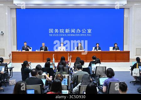 Pékin, Chine. 30 juillet 2025. Une conférence de presse sur le système de subventions pour la garde d'enfants et les mesures de soutien à la fécondité est organisée par le Bureau d'information du Conseil d'État (SCIO) à Beijing, capitale de la Chine, le 30 juillet 2025. Crédit : Li Xin/Xinhua/Alamy Live News Banque D'Images