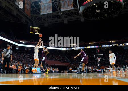 16 février 2020 : Rae Burrell #12 des Tennessee Lady vols tire la balle pendant le match de basket-ball de la NCAA entre les bénévoles de l'Université du Tennessee Lady et les Texas A&M University Aggies à Thompson Boling Arena à Knoxville TN Tim Gangloff/CSM(crédit image : &copy ; Tim Gangloff/CSM via ZUMA Wire) Banque D'Images