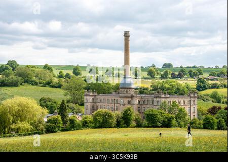 Bliss Tweed Mill, près de Chipping Norton, Oxfordshire, Royaume-Uni, est une ancienne usine textile, aujourd'hui convertie en appartements. Banque D'Images