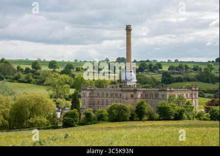 Bliss Tweed Mill, près de Chipping Norton, Oxfordshire, Royaume-Uni, est une ancienne usine textile, aujourd'hui convertie en appartements. Banque D'Images