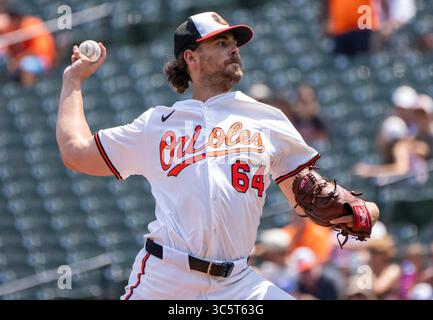 Baltimore, États-Unis. 30 juillet 2025. BALTIMORE, MD - JUILLET 30 : le lanceur des Orioles de Baltimore Dean Kremer (64) sur le monticule lors d'un match MLB entre les Orioles de Baltimore et les Blue Jays de Toronto, le 30 juillet 2025, à Oriole Park à Camden Yards, à Baltimore, Maryland. (Photo de Tony Quinn/SipaUSA) crédit : Sipa USA/Alamy Live News Banque D'Images