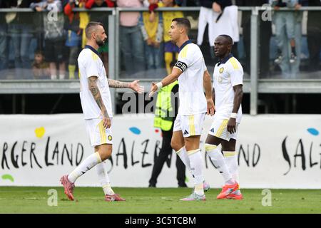 Groedig, Autriche. 30 juillet 2025. Groedig, AUTRICHE - JUILLET 30 : Marcelo Brozovic d'Al Nassr et Christiano Ronaldo d'Al Nassr célébrant le but à 1 :1 lors du match amical d'avant-saison entre Al Nassr et Toulouse FC à la MGG Arena le 30 juillet 2025 à Groedig, Autriche .250730 SEPA 07 069 - 20250730 PD9855 crédit : APA-PictureDesk/Alamy Live News Banque D'Images
