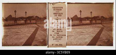 Morros da Glória e do Pão de Açúcar ; vistos do terraço do jardim do Passeio Público (002080RJSN16). Banque D'Images