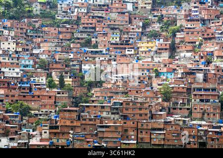 15 février 2018, Caracas, Miranda, Venezuela : le quartier Petare à Caracas, est l'un des plus grands et des plus dangereux d'Amérique latine. Capitale de la municipalité de sucre dans l'état de Miranda et l'une des 32 paroisses de la région métropolitaine de Caracas. (Crédit image : © Jimmy Villalta/ZUMA Wire) Banque D'Images