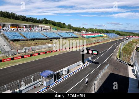 Budapest, Hongrie. 31 juillet 2025. Atmosphère du circuit - sortie de voie de fosse. 31.07.2025. Championnat du monde de formule 1, Rd 14, Grand Prix de Hongrie, Budapest, Hongrie, journée de préparation. Crédit : James Moy/Alamy Live News Banque D'Images