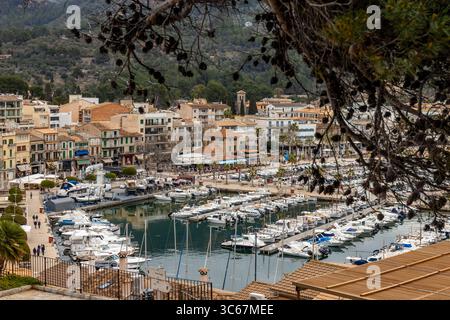 Vue de la baie portuaire de Port Soller, Majorque, Majorque, Îles Baléares, Espagne, Europe Banque D'Images