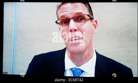 26 mai 2020, Sioux City, IOWA, États-Unis : RANDY FEENSTRA, candidat du quatrième district du Congrès de l'Iowa, répond à une question lors d'un débat télévisé. En raison du COVID-19, différents diffuseurs de médias de la région couvrant le nord-ouest de l'Iowa organisent un débat télévisé à différents jours des candidats républicains du Congrès du 4e district de l'Iowa primaire à la primaire de l'Iowa du 2 juin 2020. Les décors sont fermés au public. Cette émission a été télévisée le mardi 26 mai 2020 et vue dans la région de Sioux City, Iowa. (Crédit image : © Jerry Mennenga/ZUMA Wire) Banque D'Images