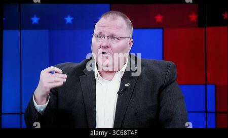 26 mai 2020, Sioux City, IOWA, États-Unis : le candidat du quatrième district du Congrès de l'Iowa, BRET RICHARDS, répond à une question lors d'un débat télévisé. En raison du COVID-19, différents diffuseurs de médias de la région couvrant le nord-ouest de l'Iowa organisent un débat télévisé à différents jours des candidats républicains du Congrès du 4e district de l'Iowa primaire à la primaire de l'Iowa du 2 juin 2020. Les décors sont fermés au public. Cette émission a été télévisée le mardi 26 mai 2020 et vue dans la région de Sioux City, Iowa. (Crédit image : © Jerry Mennenga/ZUMA Wire) Banque D'Images