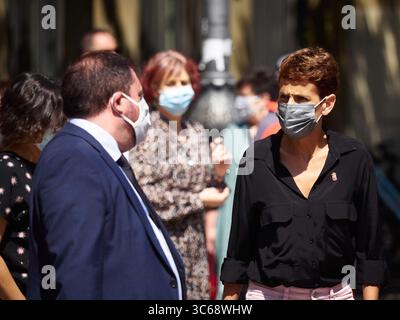 27 mai 2020, Pampelune, NAVARRE, ESPAGNE : Maria Chivite, Président du gouvernement de Navarre, pendant la minute de silence, le premier jour de deuil officiel décrété par le gouvernement d’Espagne, devant la délégation du gouvernement de Navarre pendant la pandémie de COVID-19. 27 mai 2020 à Pampelune, Navarre, Espagne (crédit image : © Eduardo Sanz/AFP7 via ZUMA Wire) Banque D'Images