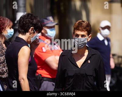 27 mai 2020, Pampelune, NAVARRE, ESPAGNE : Maria Chivite, Président du gouvernement de Navarre, pendant la minute de silence, le premier jour de deuil officiel décrété par le gouvernement d’Espagne, devant la délégation du gouvernement de Navarre pendant la pandémie de COVID-19. 27 mai 2020 à Pampelune, Navarre, Espagne (crédit image : © Eduardo Sanz/AFP7 via ZUMA Wire) Banque D'Images