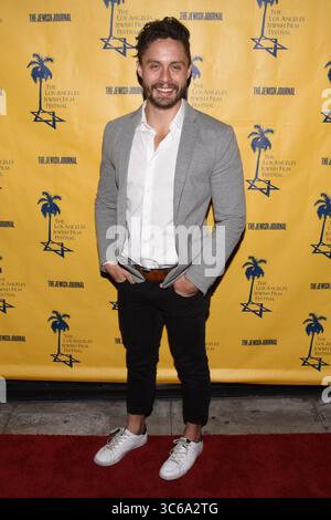 28 avril 2018, Beverly Hills, Californie, États-Unis : Phillipe Bowgen arrive au 13e Festival du film juif de Los Angeles LA première de ''The Samuel Project'' au Laemmle Music Hall le samedi 28, 2018. (Crédit image : © Billy Bennight/ZUMA Wire) Banque D'Images
