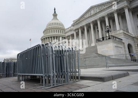 10 juin 2020, Washington, District of Columbia, USA : des barricades sont placées devant le Capitole des États-Unis à Washington D.C. (USA) le mercredi 10 juin 2020. Crédit : Stefani Reynolds / CNP (crédit image : © Stefani Reynolds/CNP via ZUMA Wire) Banque D'Images